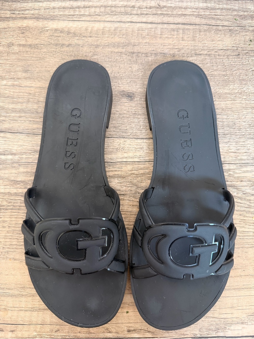 Guess Elyho Jelly Cutout Logo Flat Sandals